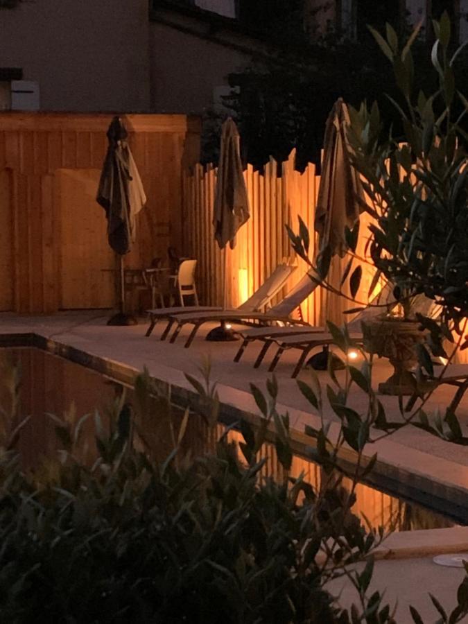 Les appartements d artiste de la Villa du 15 - Restaurant La Maison - piscine chauffée Les Eyzies Extérieur photo